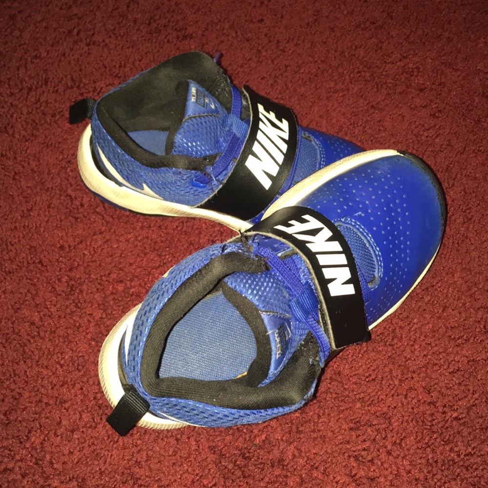 Shoe - Picture 3 of 3